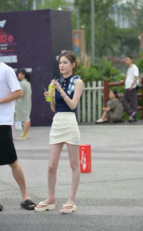 街拍高颜值气质美女 [20P]