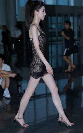性感身材，豹纹高跟鞋美女 [20P]