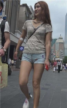 4k-街拍牛仔热裤蜜桃臀美腿MM [3.51 GB]