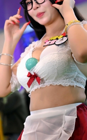 意意 [15P]