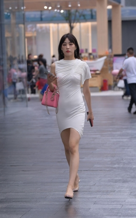 性感贴身裙小姐姐 [17P]