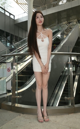 小雨滴√新起之秀-美腿美足-人气十足 [23P]