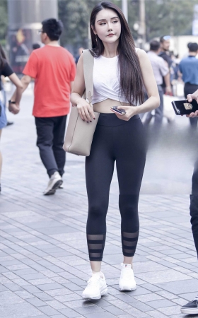 我噻，这美女身材好魔鬼 [17P]