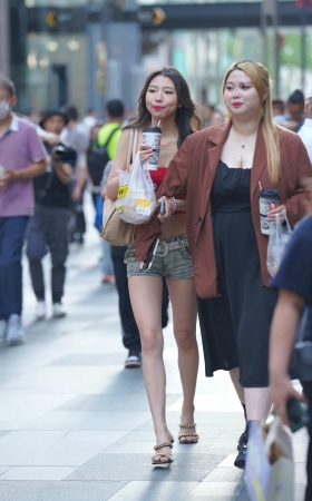 偶遇清凉小蛮腰辣妹 [14P]