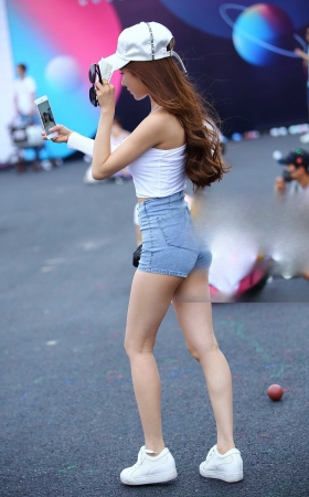 娇美身材爱自拍 [30P]