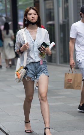 口罩美女