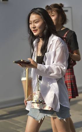 性感美腿小妹