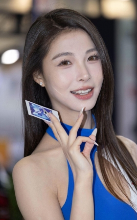 250328-31=79 改装展上的完美赛车女神小夏baby