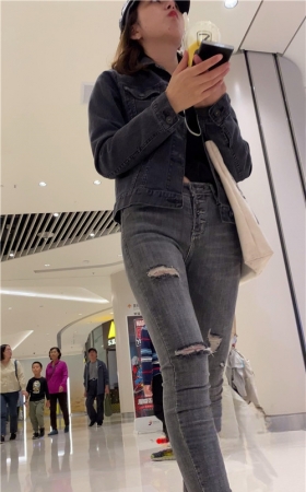 牛仔短发长腿美女