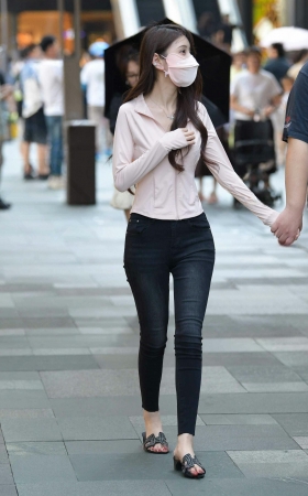 25520-13=41√紧身牛仔裤女友 10P