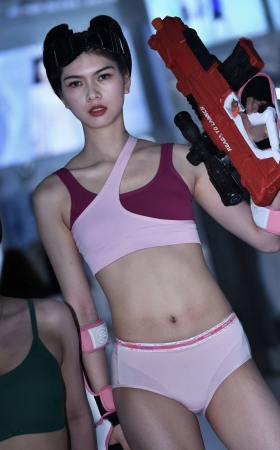 2023深内展－内衣女战士 [13P]