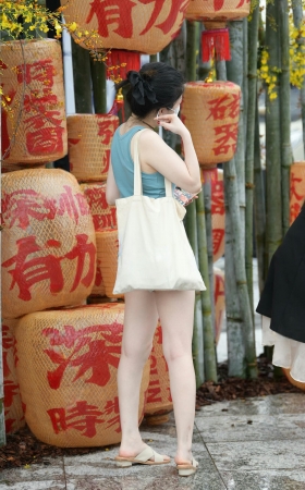 大白腿热裤高腰热裤美女 [19P]