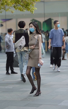 这丝袜还可以量腿长哦 [19P]