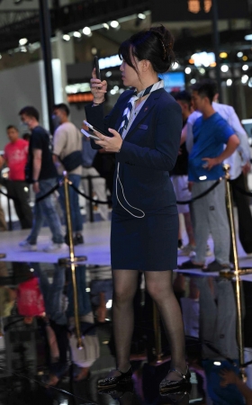 2562-34-86√少妇头-问界黑丝销售顾问 9P