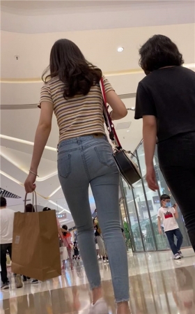 斯文的牛仔裤小姐姐
