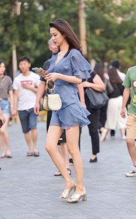 性感长腿短裙女郎3A1595[42M]
