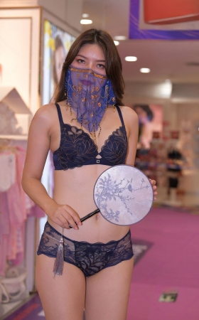 一模两套，性感迷人 [25P]