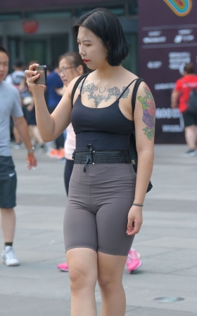 搭讪丰臀小姐姐 [23P]