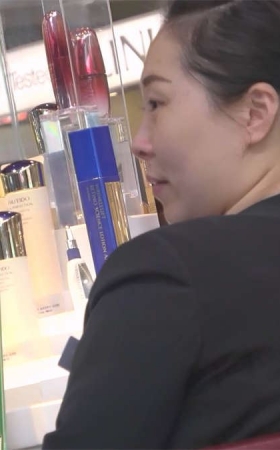 桌下的肉丝脚高跟鞋美女