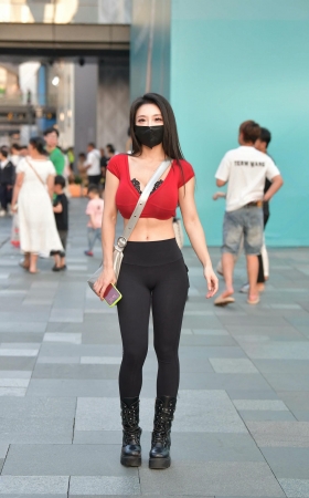 搭讪街拍红衣紧身裤蜜臀小姐姐 [20P]