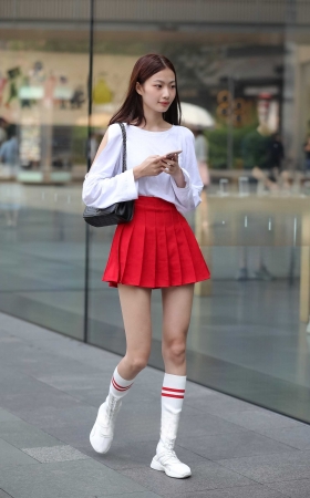 秀丽长腿女孩 性感的百褶裙 [26P]