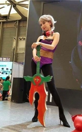 4k-舞台上的二次元少女玩cosplay