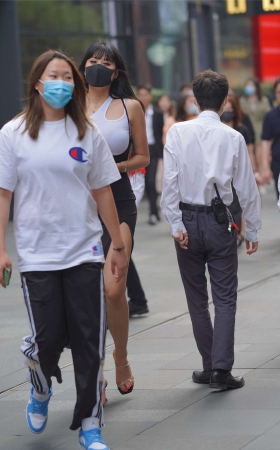 黑白搭配大气美丽