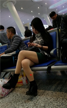 玩手机的肉丝女