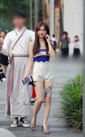 白嫩美腿女孩 [20P]