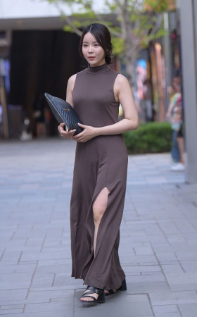 从容，优雅、温柔、腼腆， [22P]