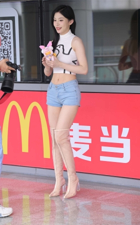 青春甜美牛仔短裤