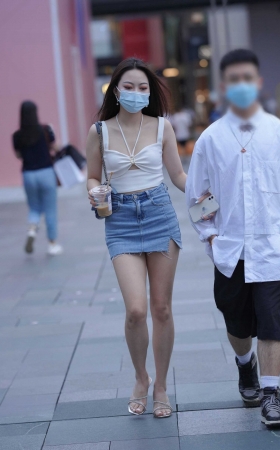 牛仔裙美腿 [17P]