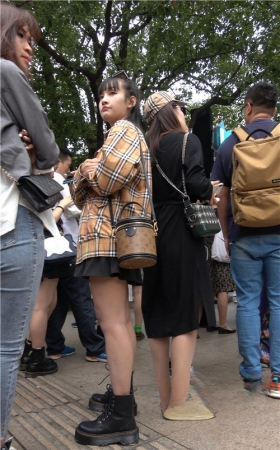 黑色短裙妹子